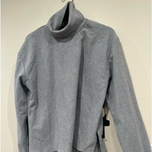 Zara Turtle Neck - Picture 2 of 2